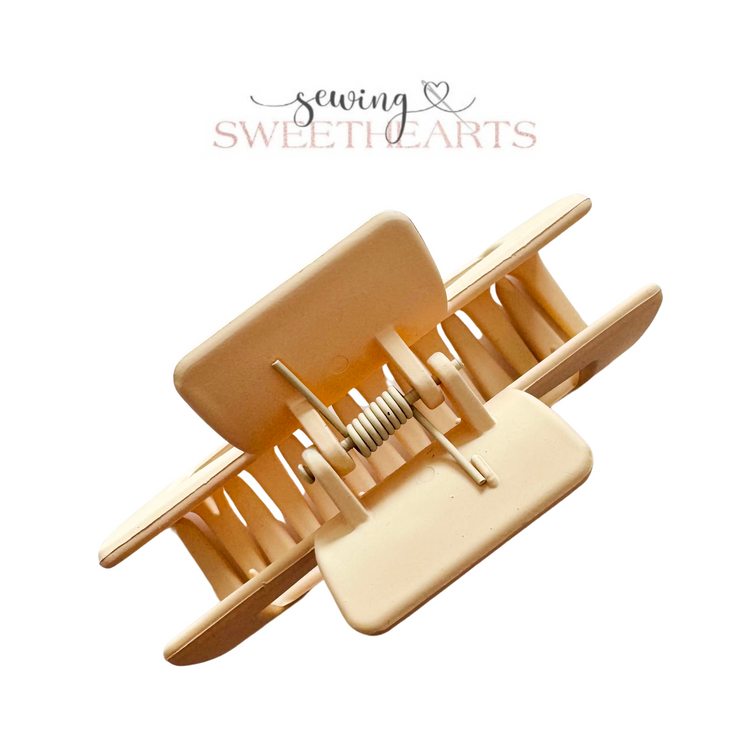 Claw Clips / 8.5 cm Sewing Sweethearts Cream