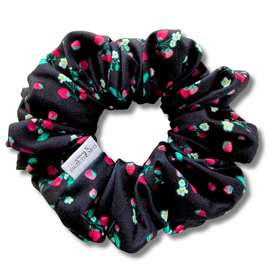 Strawberry Garden Scrunchie Sewing Sweethearts