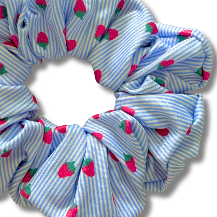 Strawberry Picnic Scrunchie Sewing Sweethearts