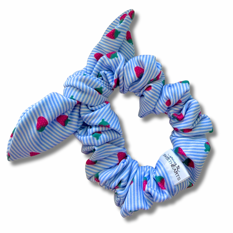Strawberry Picnic Bow Scrunchie Sewing Sweethearts